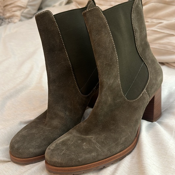 Cole Haan Chelsea Boots, Sz 9.5B, Green Suede Stacked Heel Ankle, NWOB - Picture 2 of 5